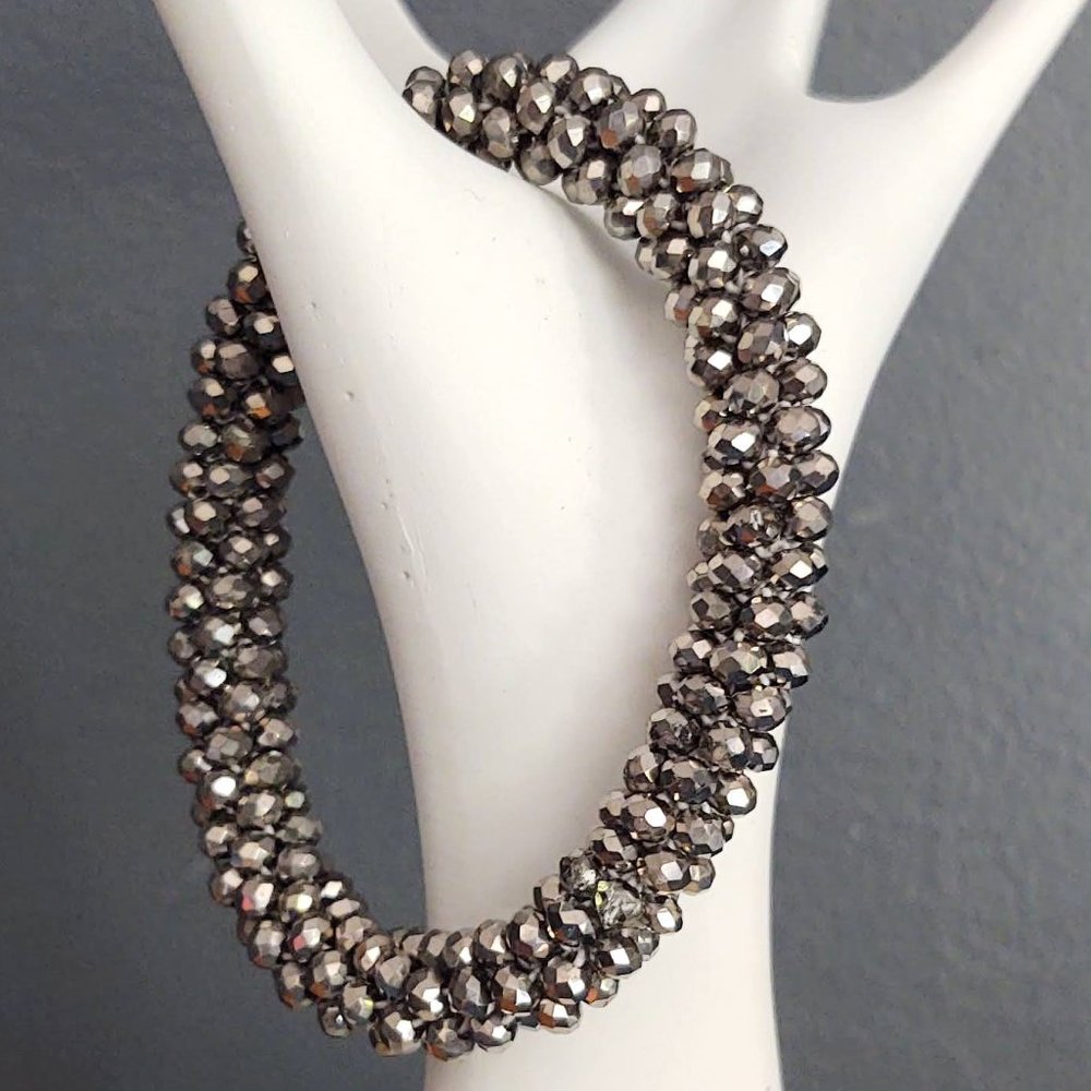 Sparkly gray beaded stretch bracelet
